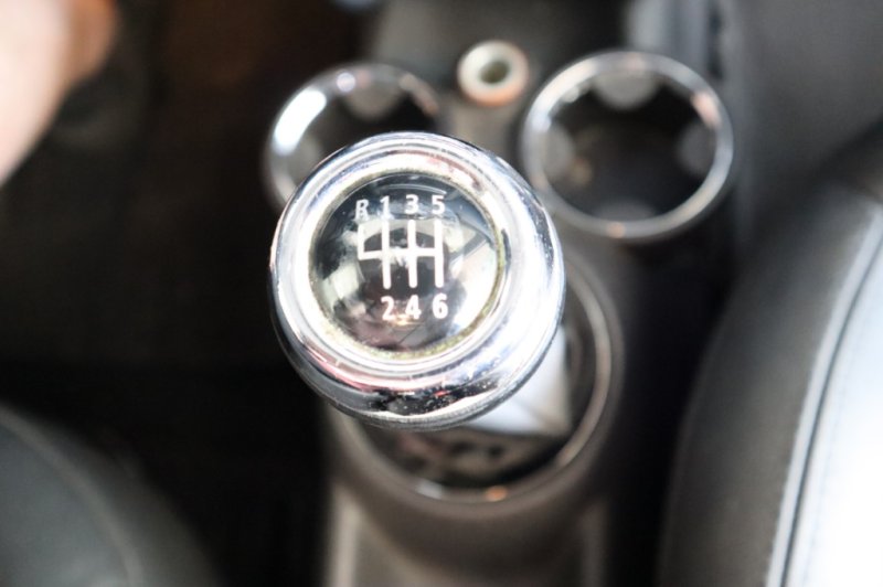 MINI COOPER S 1600 CC INYECCION DE GASOLINA CON 6 V