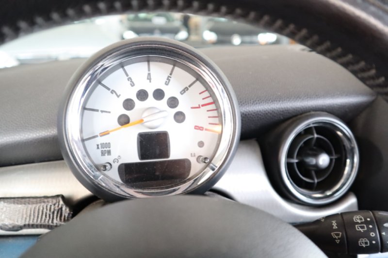 MINI COOPER S 1600 CC INYECCION DE GASOLINA CON 6 V