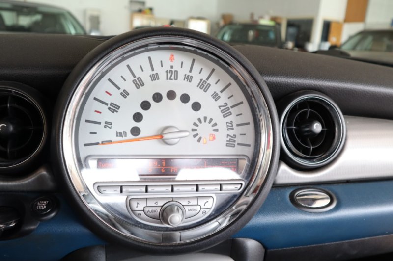 MINI COOPER S 1600 CC INYECCION DE GASOLINA CON 6 V