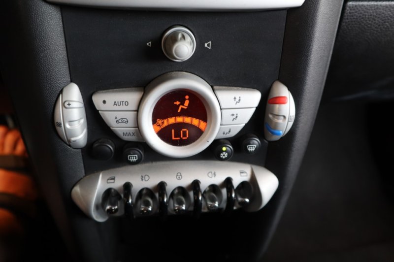 MINI COOPER S 1600 CC INYECCION DE GASOLINA CON 6 V