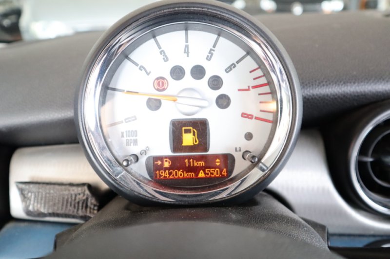 MINI COOPER S 1600 CC INYECCION DE GASOLINA CON 6 V