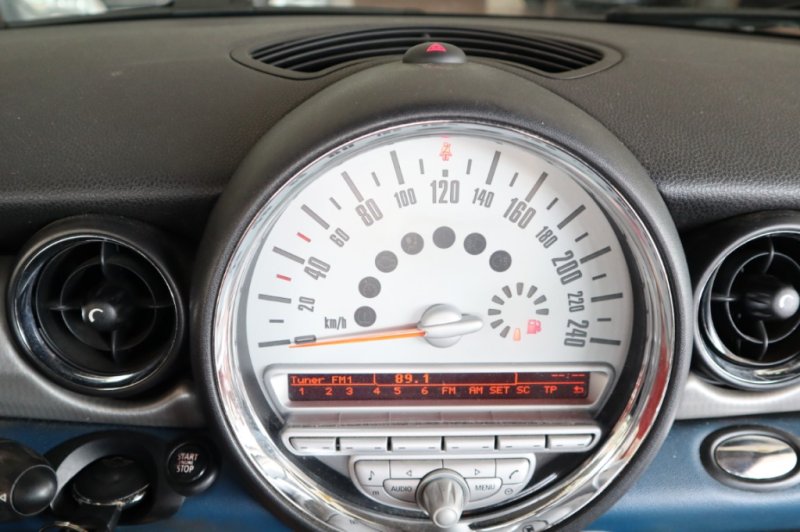 MINI COOPER S 1600 CC INYECCION DE GASOLINA CON 6 V
