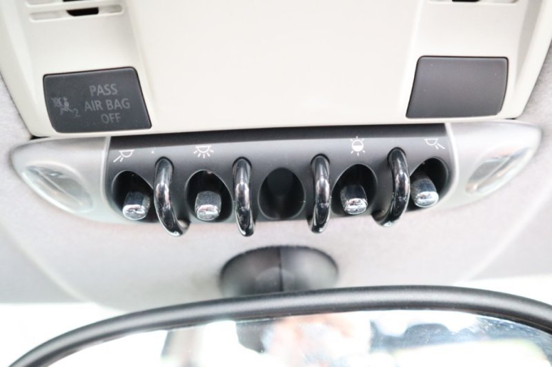 MINI COOPER S 1600 CC INYECCION DE GASOLINA CON 6 V