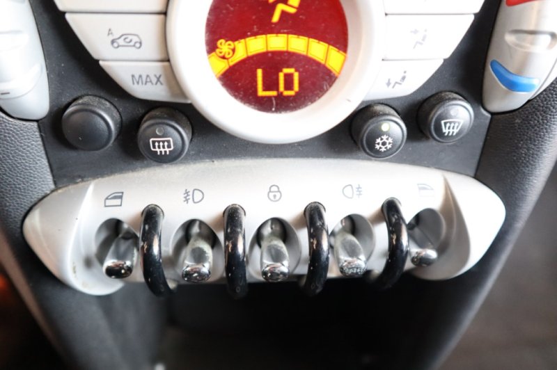 MINI COOPER S 1600 CC INYECCION DE GASOLINA CON 6 V