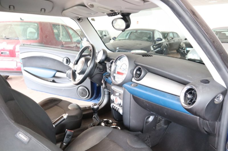 MINI COOPER S 1600 CC INYECCION DE GASOLINA CON 6 V
