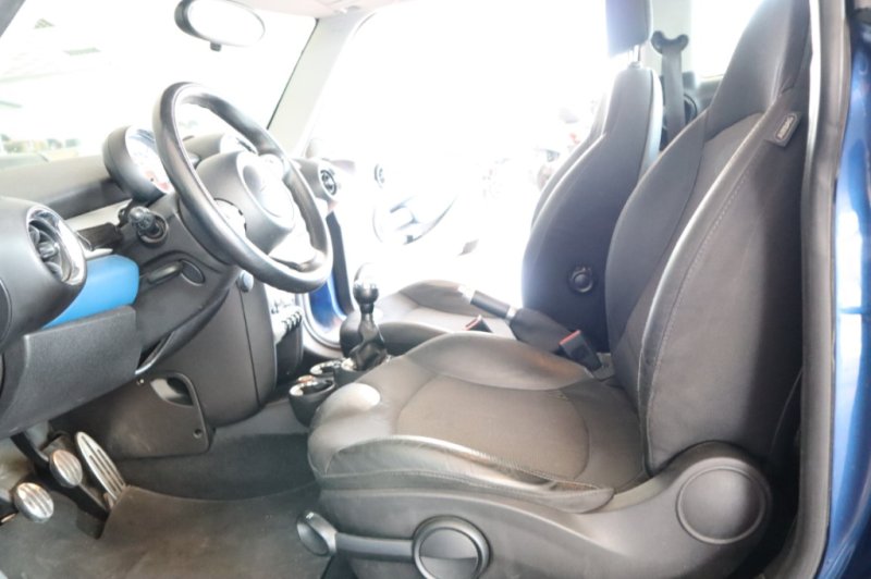 MINI COOPER S 1600 CC INYECCION DE GASOLINA CON 6 V