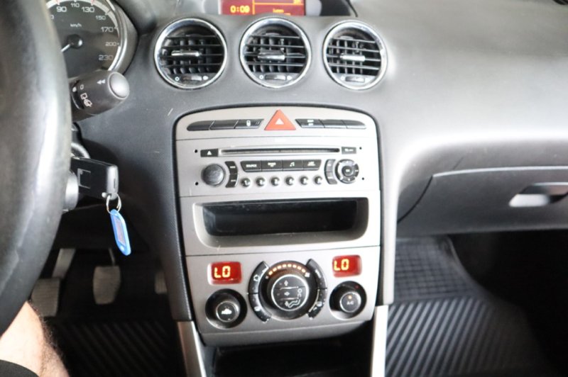 PEUGEOT 308 1600 HDI CON 110 CV