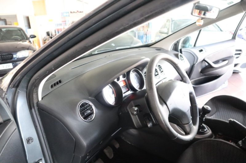PEUGEOT 308 1600 HDI CON 110 CV