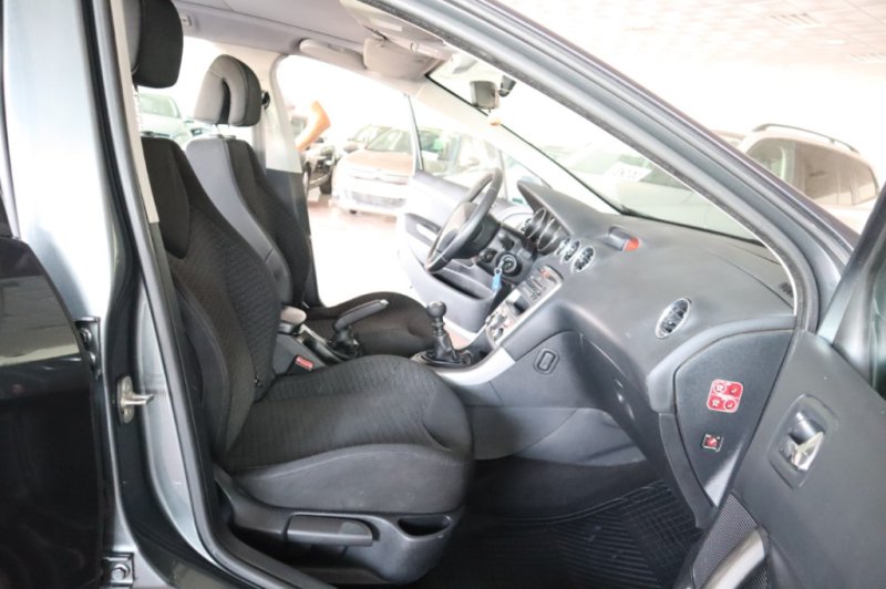 PEUGEOT 308 1600 HDI CON 110 CV