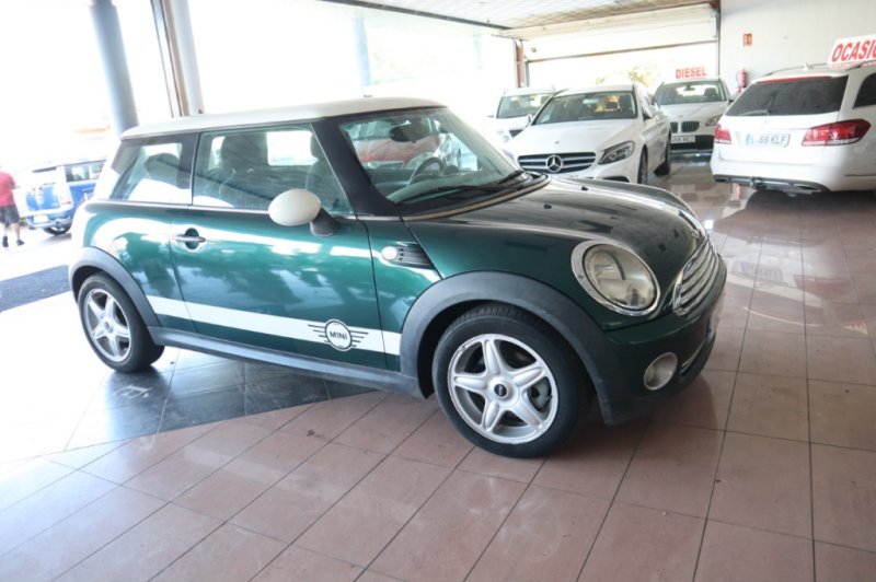 MINI COOPER 1600 CC INYECCION DE GASOLINA CON 120 CV