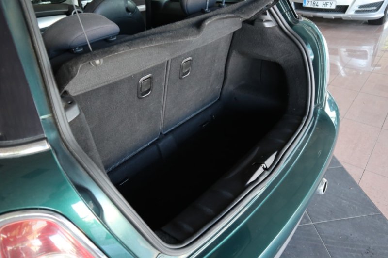 MINI COOPER 1600 CC INYECCION DE GASOLINA CON 120 CV