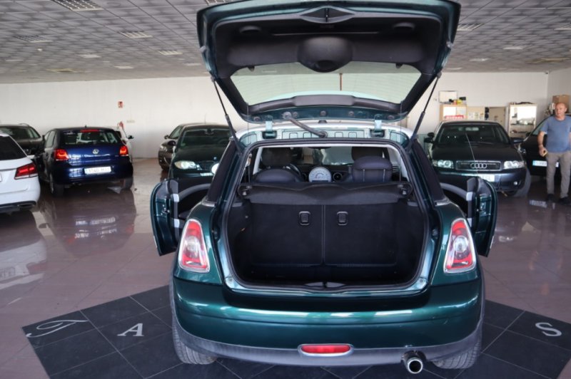 MINI COOPER 1600 CC INYECCION DE GASOLINA CON 120 CV