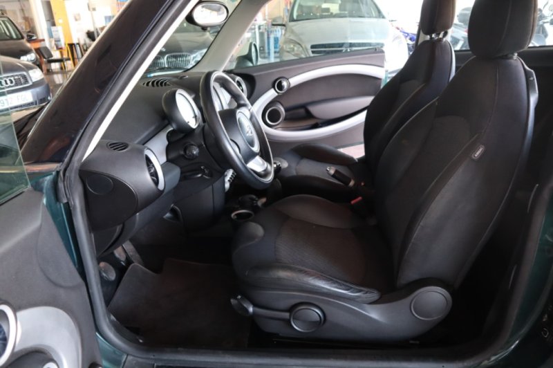 MINI COOPER 1600 CC INYECCION DE GASOLINA CON 120 CV