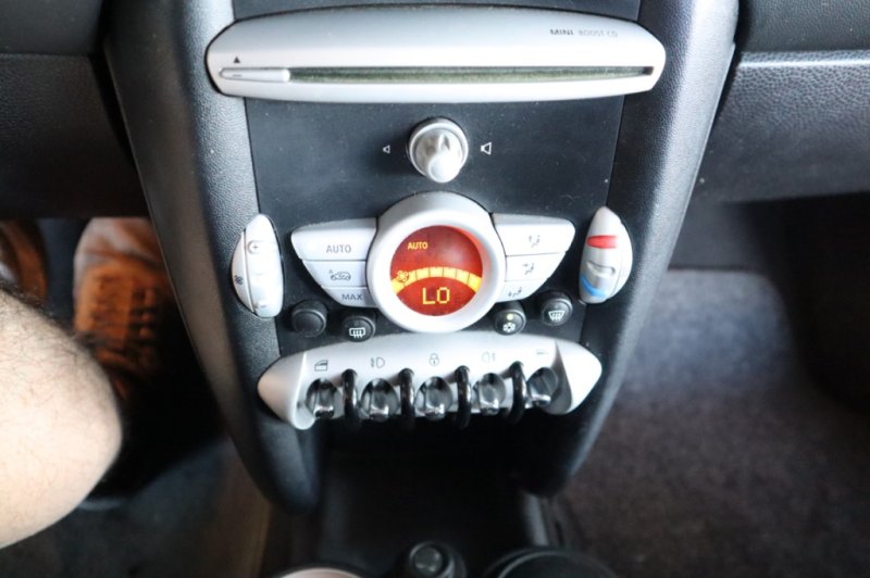 MINI COOPER 1600 CC INYECCION DE GASOLINA CON 120 CV