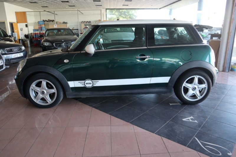 MINI COOPER 1600 CC INYECCION DE GASOLINA CON 120 CV