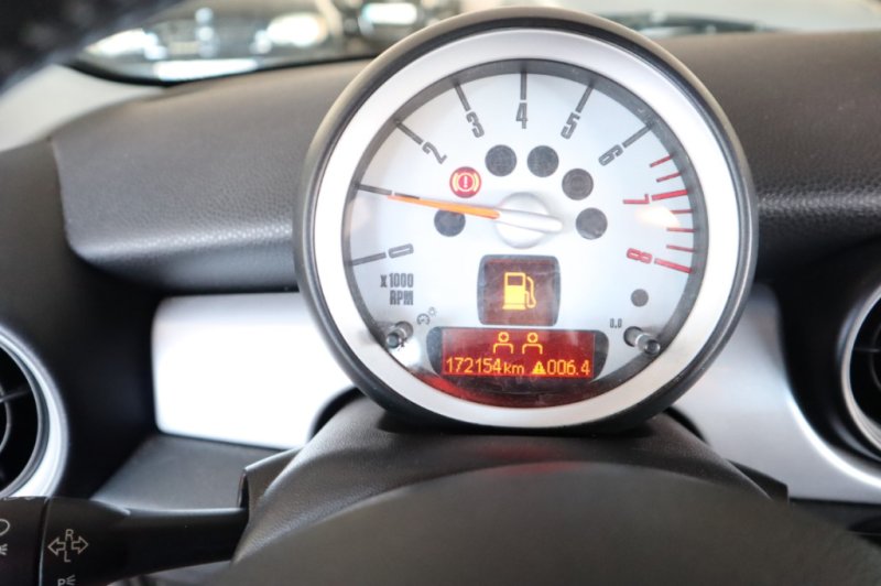 MINI COOPER 1600 CC INYECCION DE GASOLINA CON 120 CV