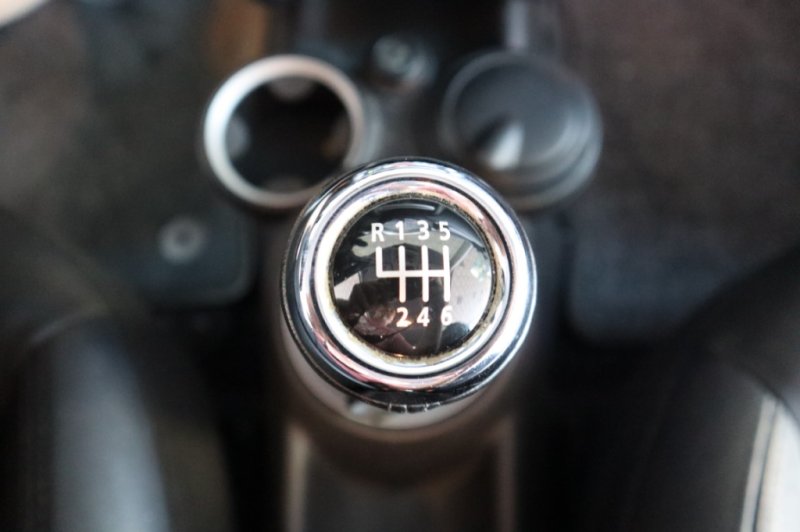 MINI COOPER 1600 CC INYECCION DE GASOLINA CON 120 CV