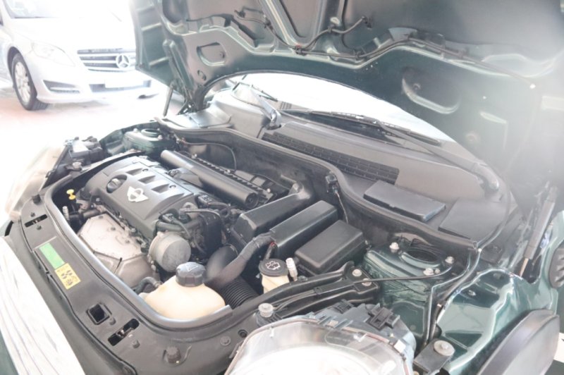MINI COOPER 1600 CC INYECCION DE GASOLINA CON 120 CV