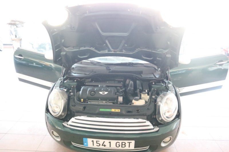 MINI COOPER 1600 CC INYECCION DE GASOLINA CON 120 CV