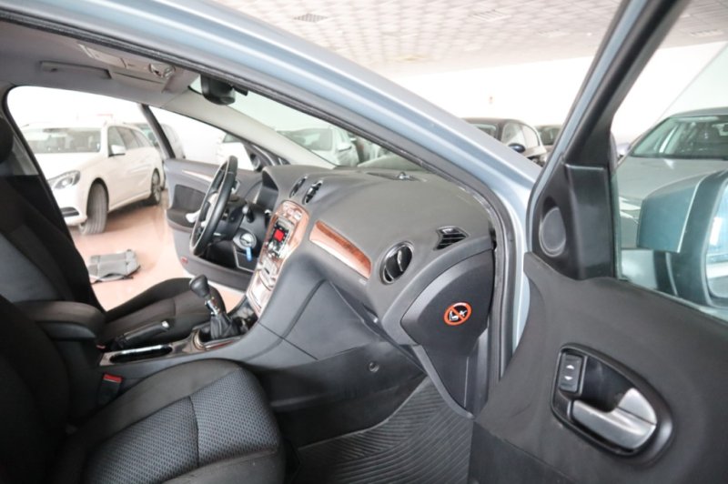 FORD MONDEO 2.0 TURBO DIESEL DE 140 CV Y CON 6 VEL.