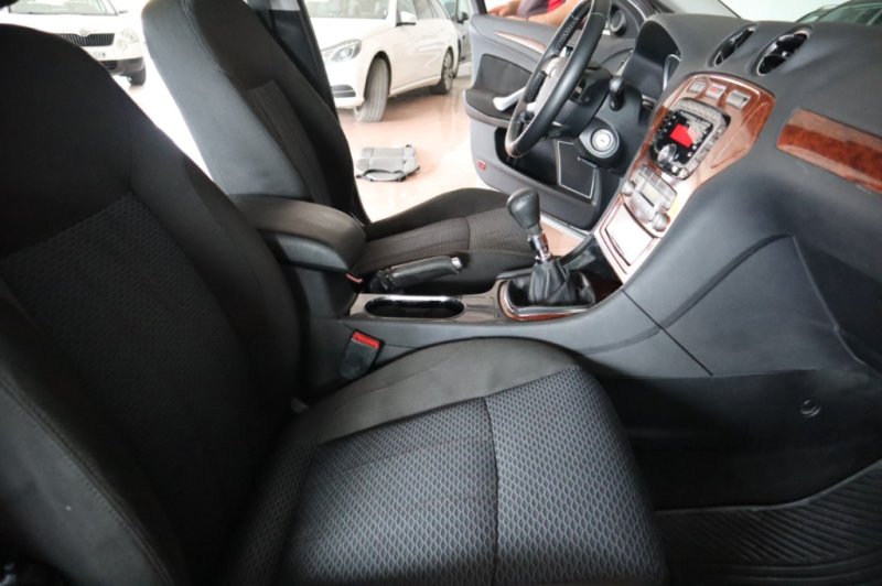 FORD MONDEO 2.0 TURBO DIESEL DE 140 CV Y CON 6 VEL.