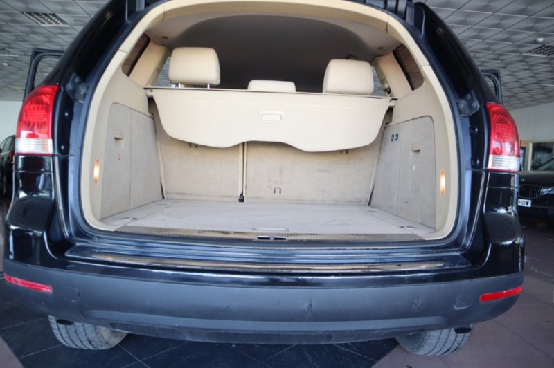 VOLKSWAGEN TOUAREG R-5  2500 CC TURBO DIESEL DE 175 CV