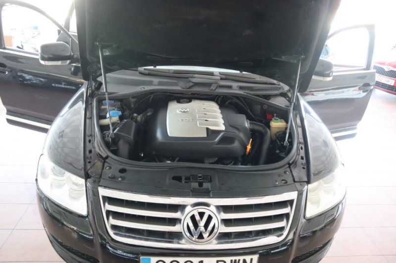 VOLKSWAGEN TOUAREG R-5  2500 CC TURBO DIESEL DE 175 CV