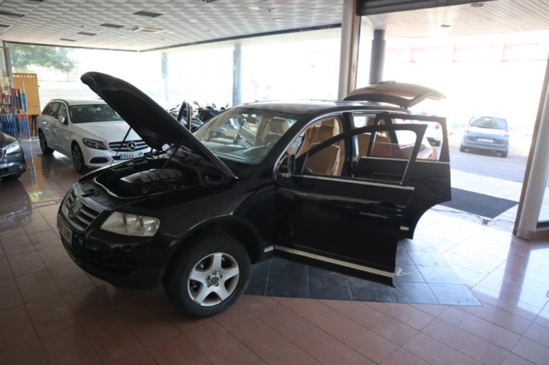 VOLKSWAGEN TOUAREG R-5  2500 CC TURBO DIESEL DE 175 CV