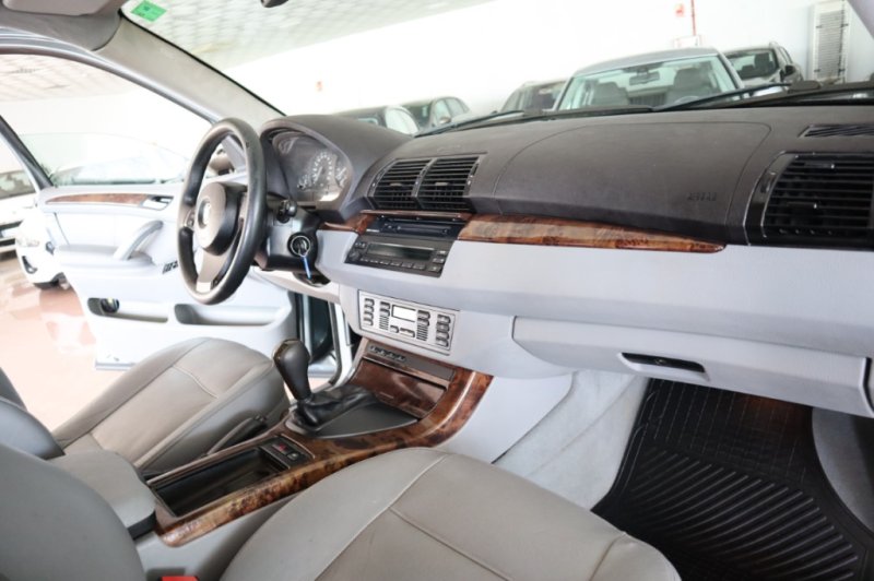 BMW X5 3000 TURBO DIESEL Y 218 CV