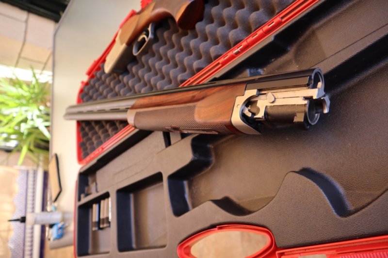 ESCOPETA WINGCHESTER DE TRAP CON POLICHOK TRAP SELECT CON 5 POLICHOK