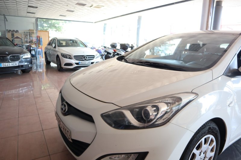 HYUNDAI I30 1400 CRDI TURBO DIESEL DE 90 CV