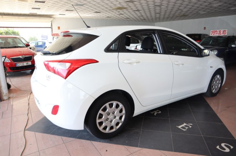 HYUNDAI I30 1400 CRDI TURBO DIESEL DE 90 CV