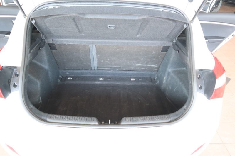 HYUNDAI I30 1400 CRDI TURBO DIESEL DE 90 CV
