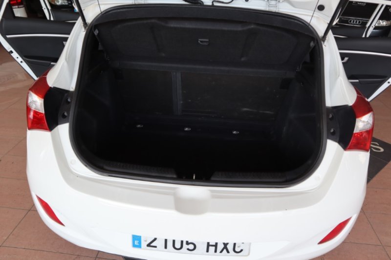 HYUNDAI I30 1400 CRDI TURBO DIESEL DE 90 CV