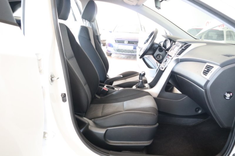 HYUNDAI I30 1400 CRDI TURBO DIESEL DE 90 CV