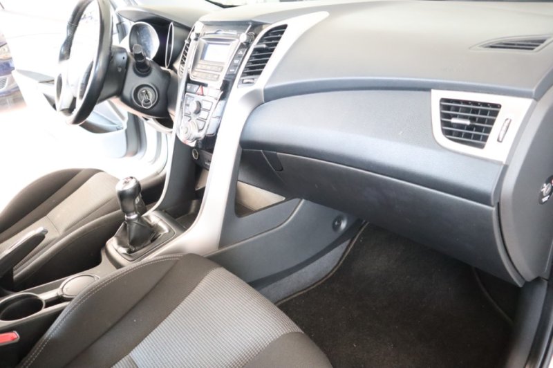HYUNDAI I30 1400 CRDI TURBO DIESEL DE 90 CV