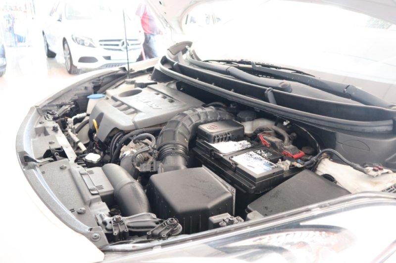 HYUNDAI I30 1400 CRDI TURBO DIESEL DE 90 CV