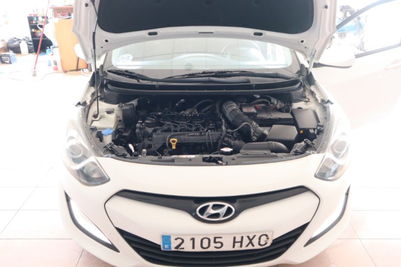 HYUNDAI I30 1400 CRDI TURBO DIESEL DE 90 CV