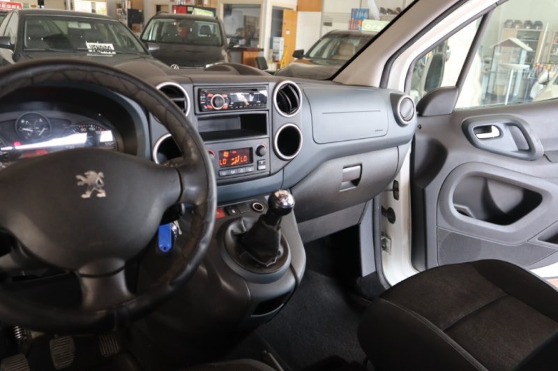 PEUGEOT PARTNER 1600 HDI DE 90 CV CON 5 PLAZAS