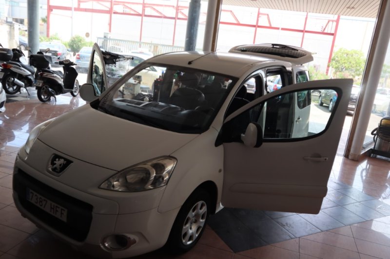 PEUGEOT PARTNER 1600 HDI DE 90 CV CON 5 PLAZAS