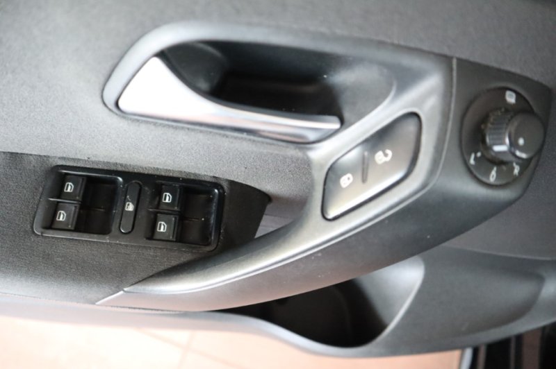 VOLKSWAGEN POLO SPORT 1600 TDI DE 90 CV