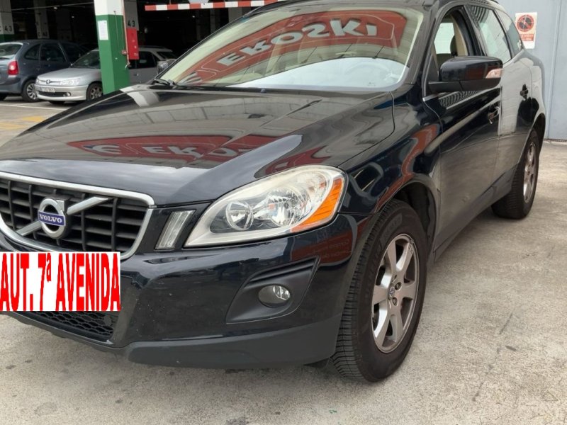 VOLVO XC-60 2.4 TURBO DIESEL D5 MOMENTUM AUT