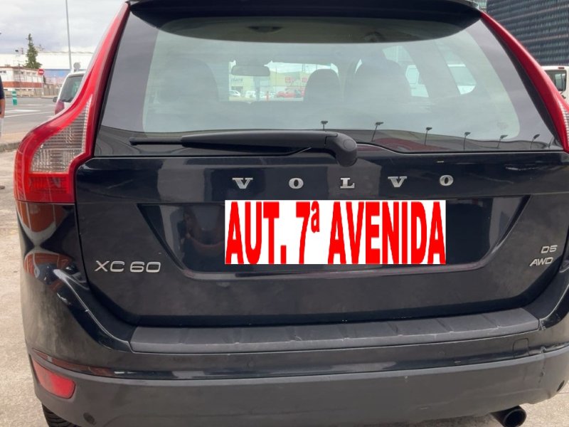 VOLVO XC-60 2.4 TURBO DIESEL D5 MOMENTUM AUT