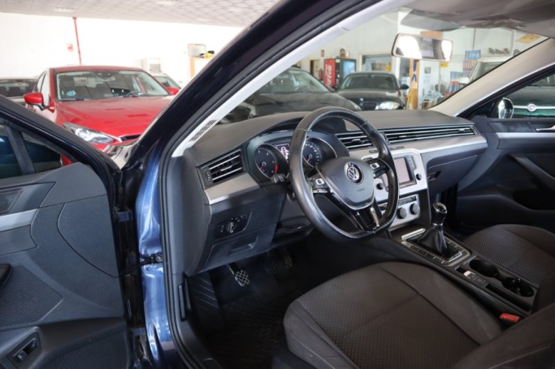 VOLKSWAGEN PASSAT 1600 CC TURBO DIESEL DE 120 CV
