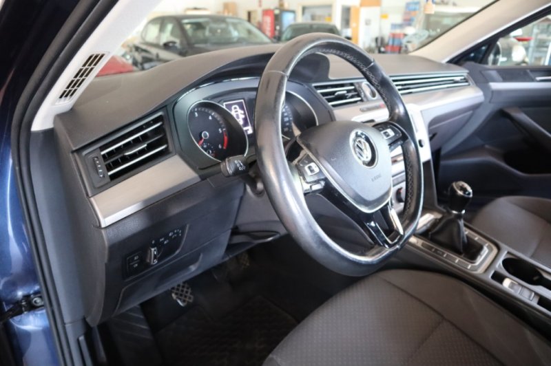 VOLKSWAGEN PASSAT 1600 CC TURBO DIESEL DE 120 CV