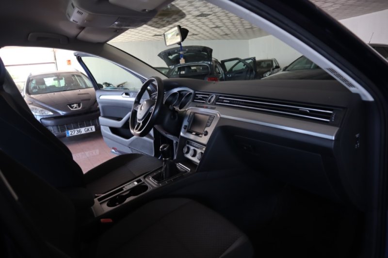 VOLKSWAGEN PASSAT 1600 CC TURBO DIESEL DE 120 CV