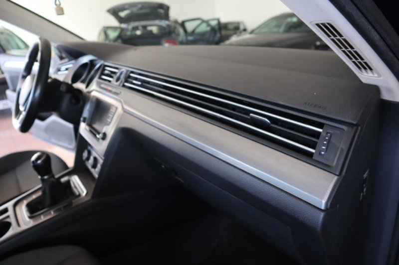 VOLKSWAGEN PASSAT 1600 CC TURBO DIESEL DE 120 CV