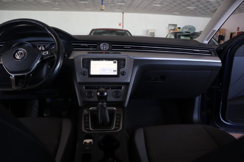 VOLKSWAGEN PASSAT 1600 CC TURBO DIESEL DE 120 CV