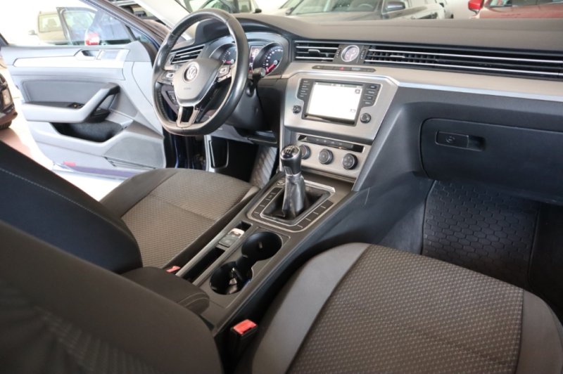VOLKSWAGEN PASSAT 1600 CC TURBO DIESEL DE 120 CV