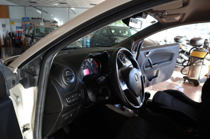 ALFA ROMEO MITO 1600 JTD DISTINCTIVE